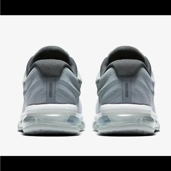 NEW Nike Men's SIZE 11 Air Max 2017 Silver Wolf Gray Running 849559-101 RARE. - Picture 5 of 13